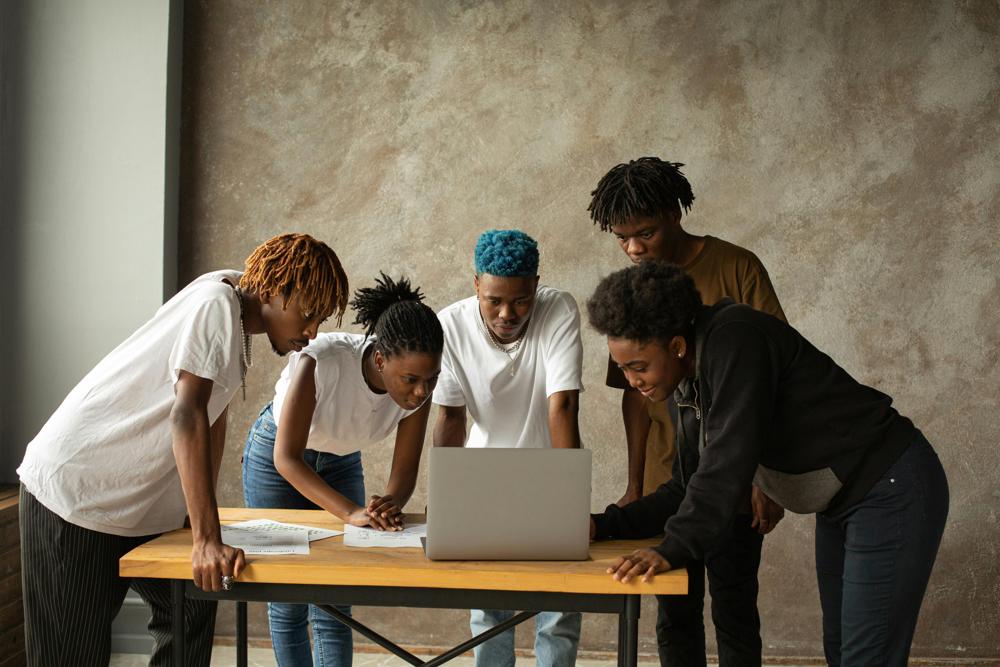 entrepreneurs brainstorming